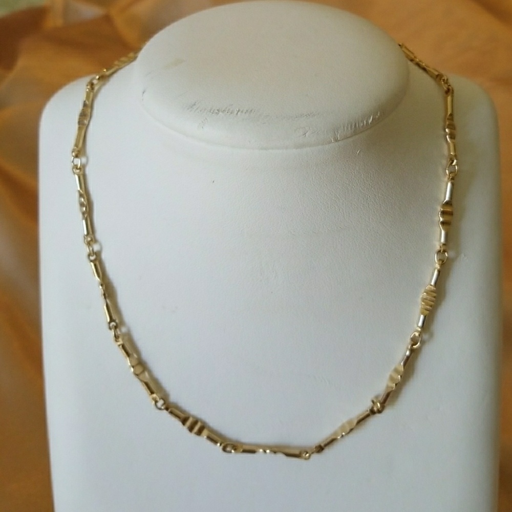 Medici gold tone necklace